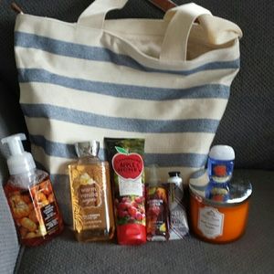 Bath & Body Canvas zipper bag w 7 items
